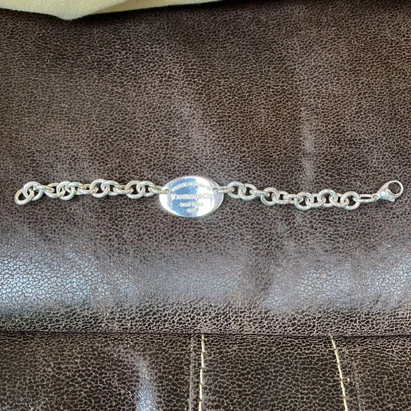 Return to Tiffany oval bracelet - Picture 2 of 5